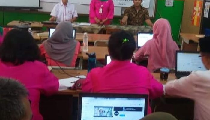 Pelatihan Komputer di SDN 05 Sukapura Pelatihan Komputer di SDN 05 Sukapura